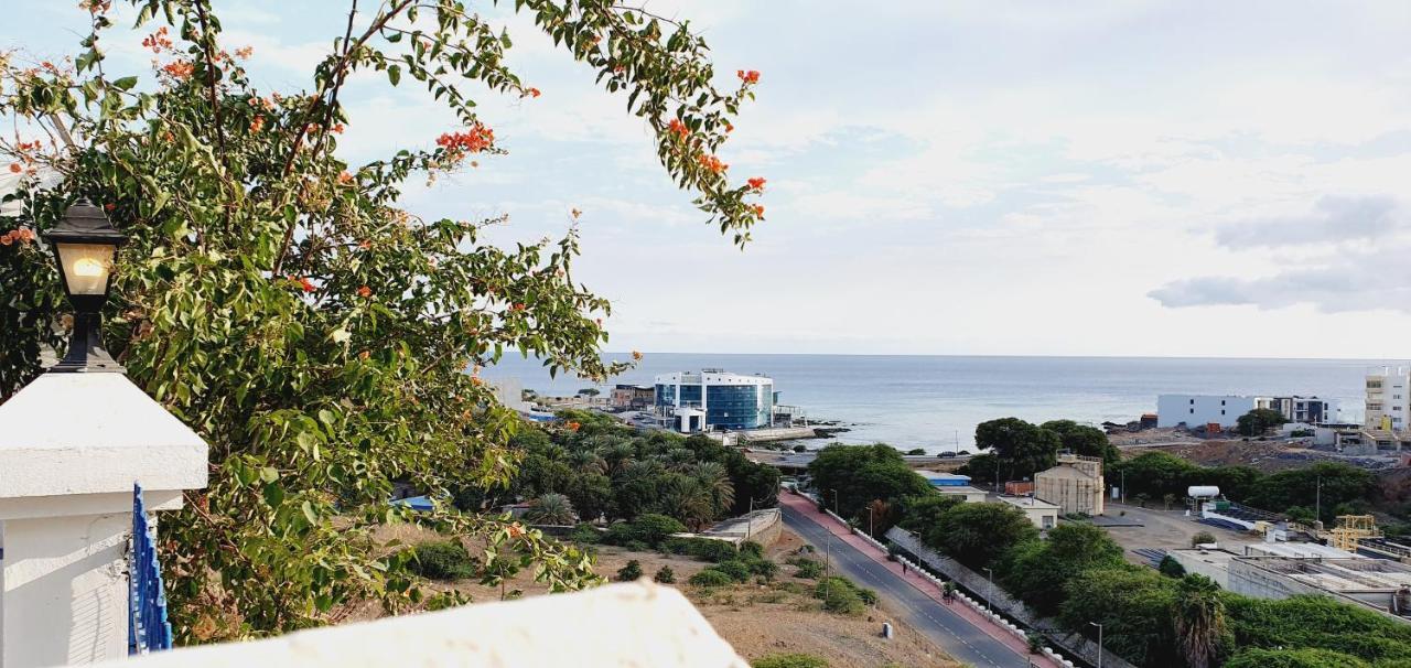 برايا Kelly Guest House المظهر الخارجي الصورة
