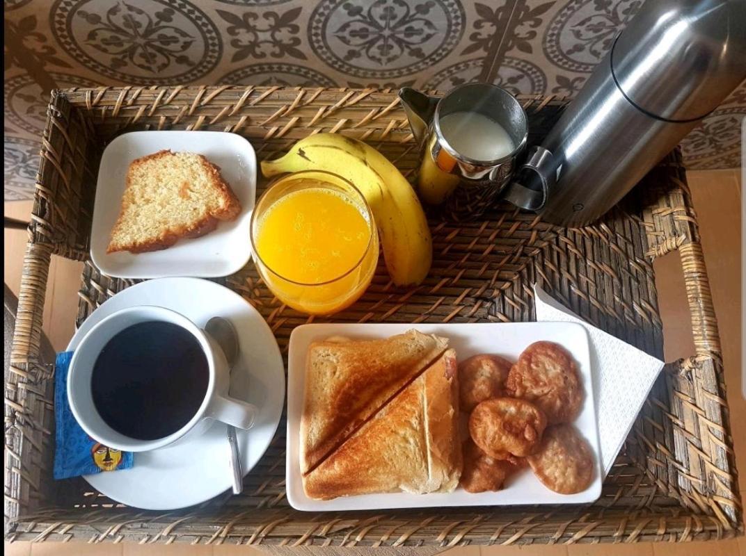 برايا Kelly Guest House المظهر الخارجي الصورة